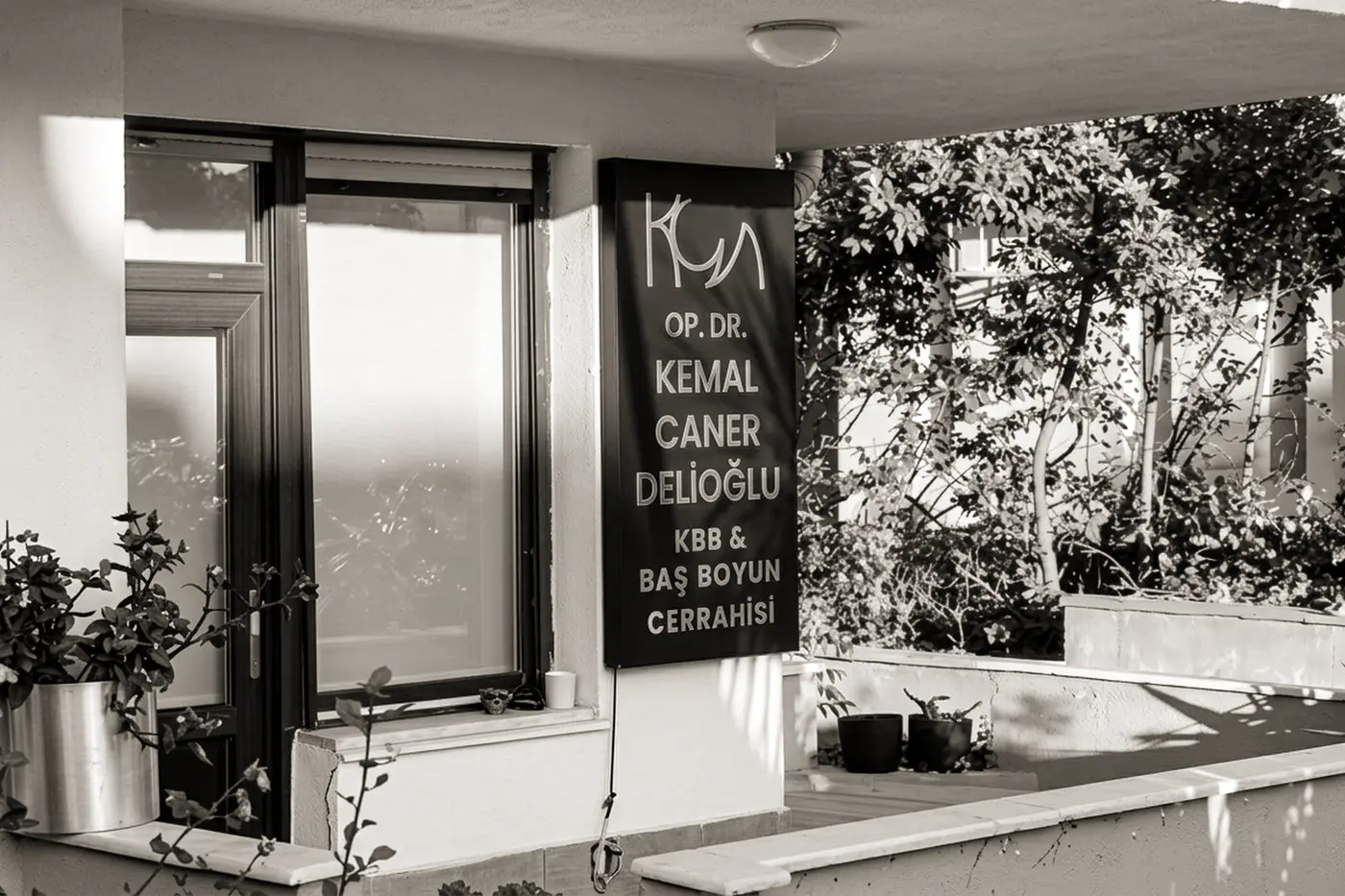 Entrance of the clinic in Etiler